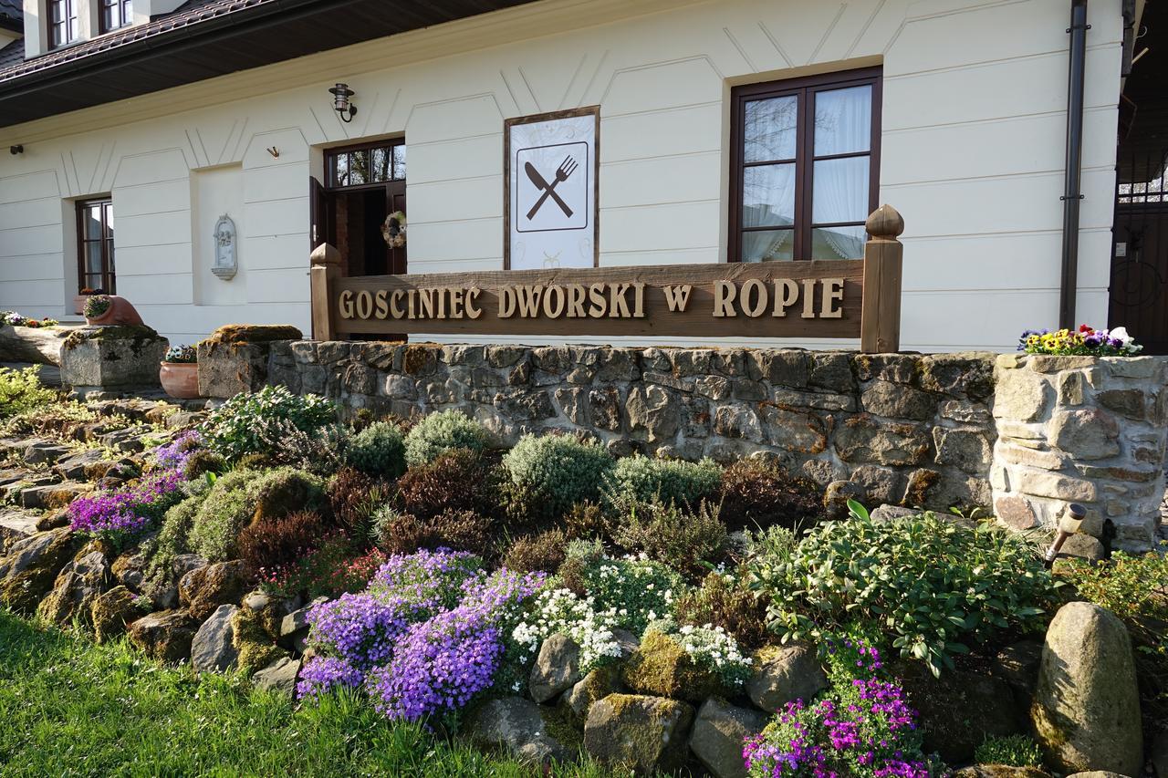 Gosciniec Dworski W Ropie - Pokoje Goscinne Ropa エクステリア 写真
